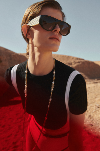 photography: Jakub David | model: Julia Hanczewska c/o Selective Management | usage: Vogue Portugal