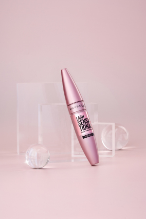 photography: Mona Strieder | production: twentyfourone // motionpicture GmbH | client: Maybelline New York c/o L\'ORÉAL Deutschland GmbH