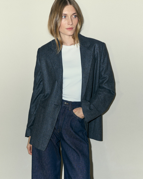photography: Leon Schleßelmann | model: Carolin Lossberg | client: Drykorn