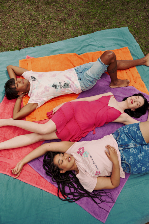 photography: Marco Klahold | production: Carolin GmbH & Co. KG | client: C&A | usage: CLOCKHOUSE | hair & make-up: Christina Goris, Nicole Gnauck | model(s): Noah Alef, Anja Abraham, Zaynab Bellakhdar