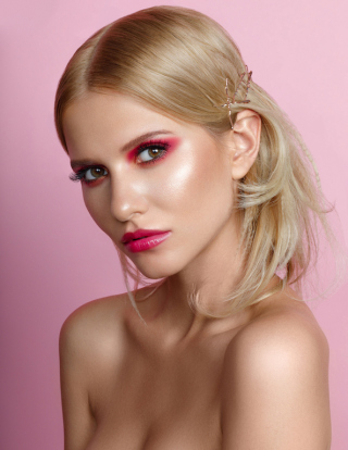 photography: Marina Schneider-Moog | make-up: Christine Eleven | hair: Rima Sium
