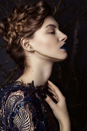 photography: Marina Schneider-Moog | make-up: Christine Eleven | hair: Rima Sium
