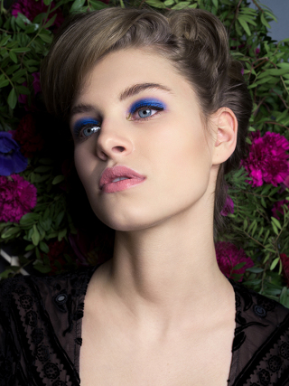 photography: Marina Schneider-Moog | make-up: Christine Eleven | hair: Rima Sium