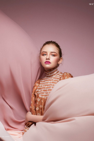 photography: Sascha Schäfer | hair: Rima Sium | model: Franka c/o Brodybookings | usage: MOEVIR Magazine Paris