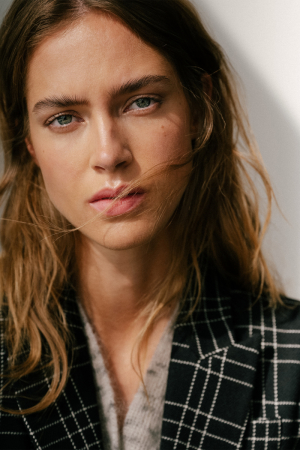 photography: Dr. Constantin Slotty | model: Julia Jamin c/o Elite Amsterdam | usage: ELLE Serbia