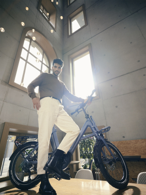 client: Kalkhoff | production: Zvei Studios | director: Lukas Bierholz | dop: Jens Wirtzfeld | photography: Valentin Mühl | model(s): Hüseyin | postproduction, film: Philip Schürk | postproduction, photo: Tim Wachnowski