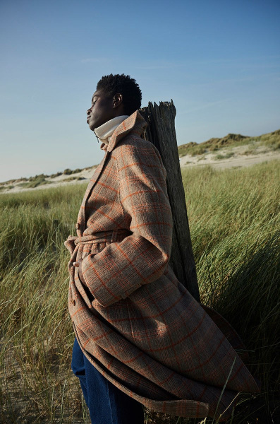 photography: Verena Knemeyer c/o DoubleT | model: Fatou(mata) Kaba | styling: Heike Held | usage: SCHÖN! magazine