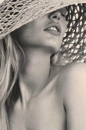 photography: Jonas Müller | model: Lara Sophie | retoucher: Shearer Viljoen | usage: Marie Claire Argentina