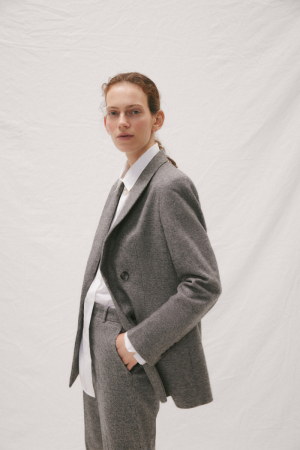 photography: Jonas Müller | hair & make-up: Eva-Maria Pilartz | model: Carolin Suenderhauf