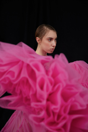 photography: Kaj Lehner | styling: Fatma Walter | model: Polly Roche | usage: SickyMag