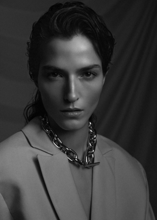 photography: Christoph Klutsch | styling: Natasha Gridina | model: Nicola Woyczyk c/o A Managment