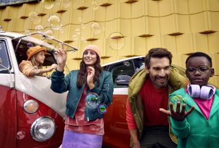 photography: Joe Hoelzl | videography: Spreadfilms | styling: Anna-Marina Roth | client: Volkswagen AG