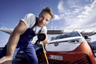 photography: Joe Hoelzl | videography: Spreadfilms | styling: Anna-Marina Roth | client: Volkswagen AG