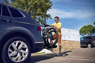 photography: Joe Hoelzl | videography: Spreadfilms | styling: Anna-Marina Roth | client: Volkswagen AG