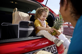 photography: Joe Hoelzl | videography: Spreadfilms | styling: Anna-Marina Roth | client: Volkswagen AG