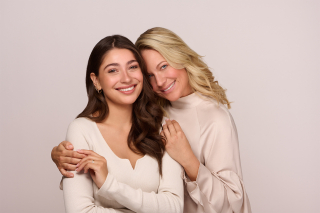 photography: Mona Strieder | client: Maybelline