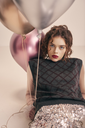 photography: Stefan Kapfer | hair & make-up assistance: Lena Beckert | model: Philippa K. c/o Louisa models photography: Stefan Kapfer | hair & make-up assistance: Lena Beckert | model: Philippa K. c/o Louisa models