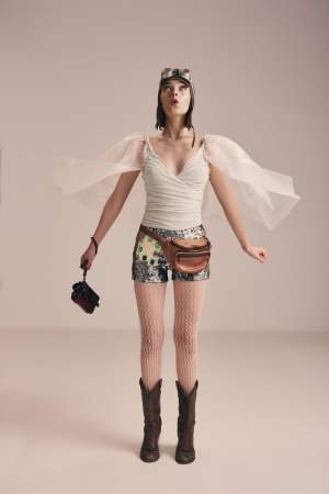 photography: Stefan Kapfer | hair & make-up assistance: Lena Beckert | model: Philippa K. c/o Louisa models