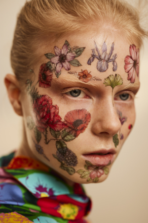 photography: Stefan Kapfer | hair & make-up: Tanja Kern | model: Emily Lipton | usage: ELLE Serbia