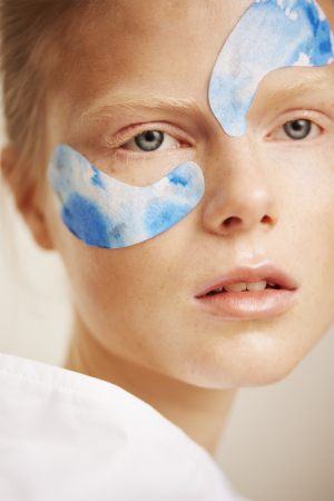 photography: Stefan Kapfer | hair & make-up: Tanja Kern | model: Emily Lipton | usage: ELLE Serbia