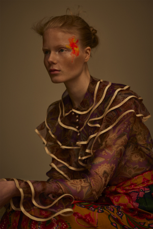 photography: Stefan Kapfer | hair & make-up: Tanja Kern | model: Emily Lipton | usage: ELLE Serbia