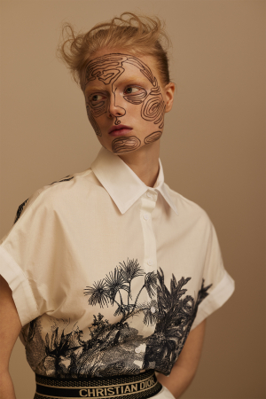 photography: Stefan Kapfer | hair & make-up: Tanja Kern | model: Emily Lipton | usage: ELLE Serbia
